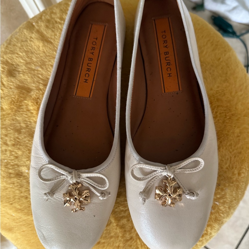 Tory Burch Cream Ballet Flats with Gold Charm